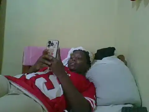 Snapshot of sweet-frida22 chatting on March 1, 1:18 pm sweet-frida22 online show from March 1, 1:18 pm