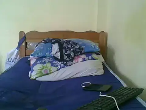 Snapshot of sweet-frida22 chatting on March 4, 9:40 am sweet-frida22 online show from March 4, 9:40 am