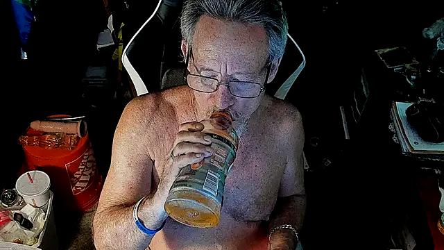 Daddysthick online show from November 10, 6:56 am