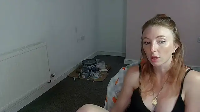 Snapshot of Red_firesquirt chatting on June 4, 6:14 pm Red firesquirt online show from June 4, 6:14 pm