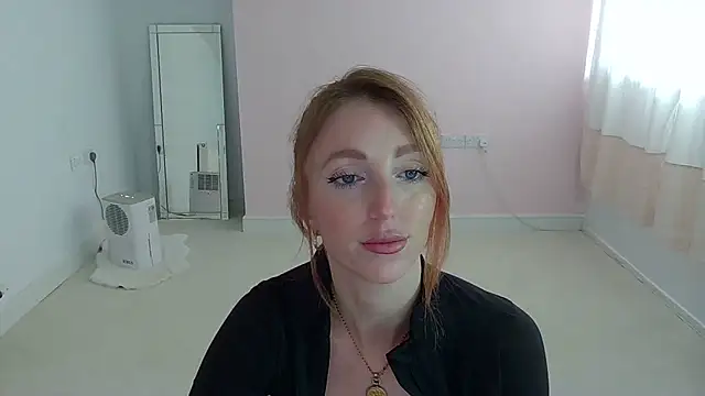 Snapshot of Red_firesquirt chatting on June 11, 2:04 pm Red firesquirt online show from June 11, 2:04 pm