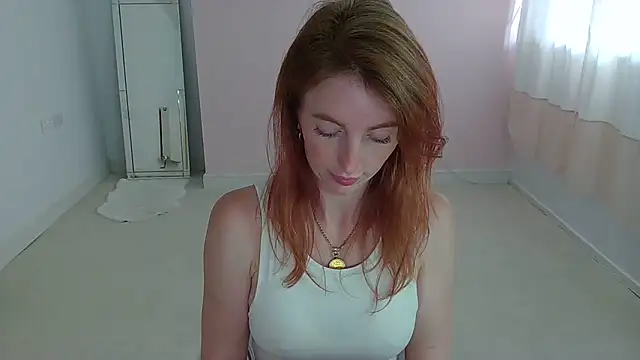 Snapshot of Red_firesquirt chatting on June 18, 2:32 pm Red firesquirt online show from June 18, 2:32 pm