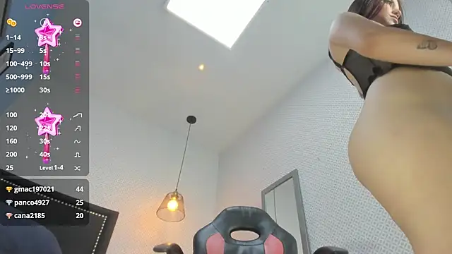 LORENADAVIES online show from February 25, 4:10 pm