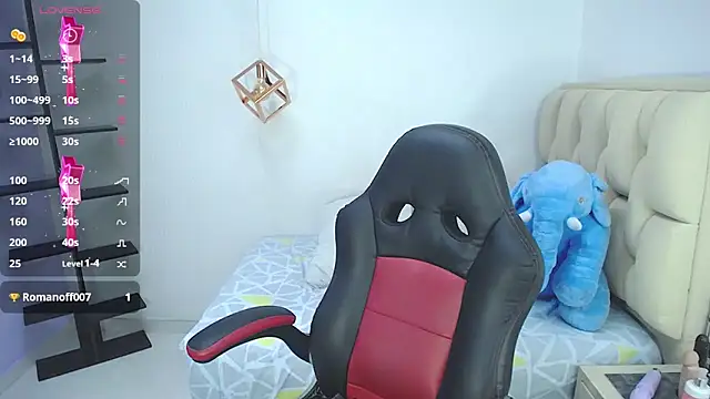 LORENADAVIES online show from March 11, 2:40 pm