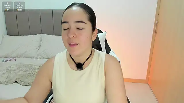 soyamandaa  online show from December 22, 10:40 pm