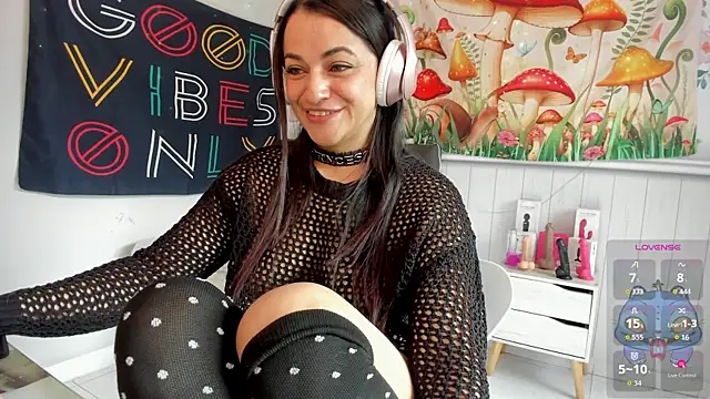 LovelyAzucena online show from November 26, 1:56 pm