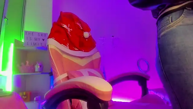 Snapshot of TiffanyBela chatting on December 12, 11:36 pm TiffanyBela online show from December 12, 11:36 pm