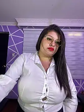 Snapshot of MiiaaJoness chatting on January 19, 3:27 pm MiiaaJoness online show from January 19, 3:27 pm