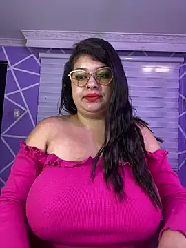 Snapshot of MiiaaJoness chatting on February 12, 2:45 pm MiiaaJoness online show from February 12, 2:45 pm