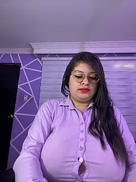 Snapshot of MiiaaJoness chatting on February 13, 2:57 pm MiiaaJoness online show from February 13, 2:57 pm