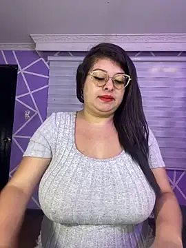 Snapshot of MiiaaJoness chatting on February 19, 3:30 pm MiiaaJoness online show from February 19, 3:30 pm