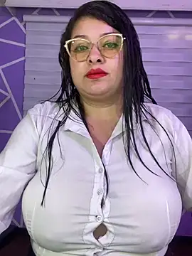 Snapshot of MiiaaJoness chatting on February 26, 3:11 pm MiiaaJoness online show from February 26, 3:11 pm