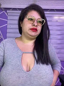 Snapshot of MiiaaJoness chatting on March 19, 4:11 pm MiiaaJoness online show from March 19, 4:11 pm