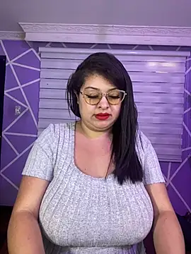 Snapshot of MiiaaJoness chatting on March 20, 4:12 pm MiiaaJoness online show from March 20, 4:12 pm