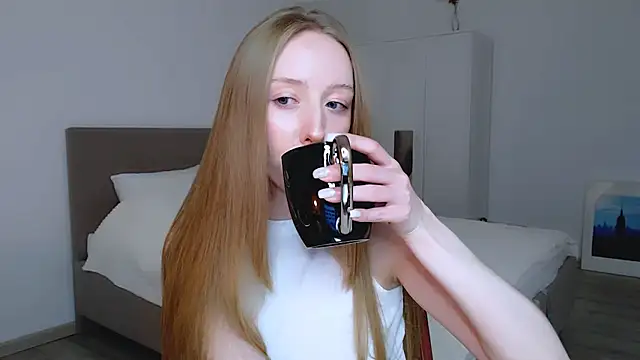 Luna insniity online show from December 4, 7:34 pm