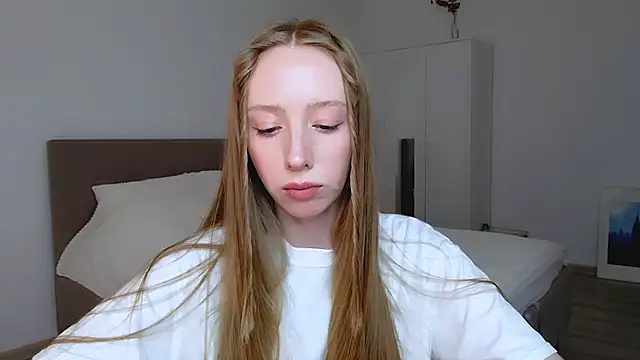 Luna insniity online show from December 8, 8:47 pm