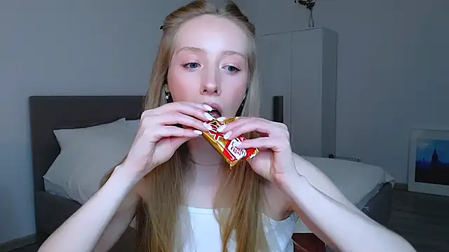 Luna insniity online show from December 30, 7:42 pm