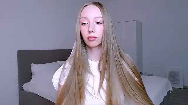 Luna insniity online show from February 3, 8:25 pm