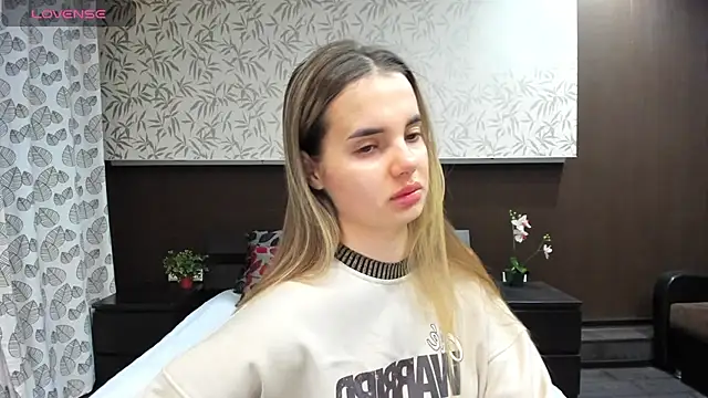 Donna Evans online show from December 12, 11:58 pm