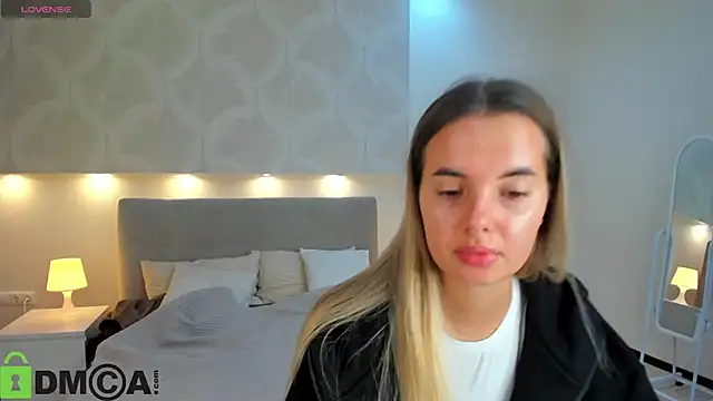 Donna Evans online show from September 18, 12:01 am