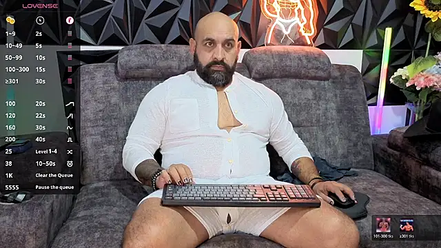 Snapshot of JD-69 chatting on April 6, 9:05 pm JD-69 online show from April 6, 9:05 pm