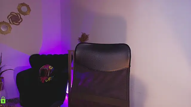 Snapshot of aliss_ev chatting on October 3, 10:07 pm aliss ev online show from October 3, 10:07 pm