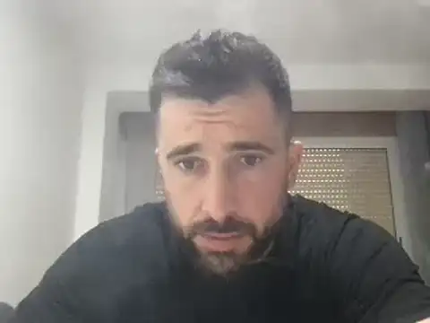 Snapshot of alex877x chatting on December 3, 8:27 am alex877x online show from December 3, 8:27 am