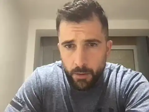 Snapshot of alex877x chatting on December 4, 8:12 am alex877x online show from December 4, 8:12 am