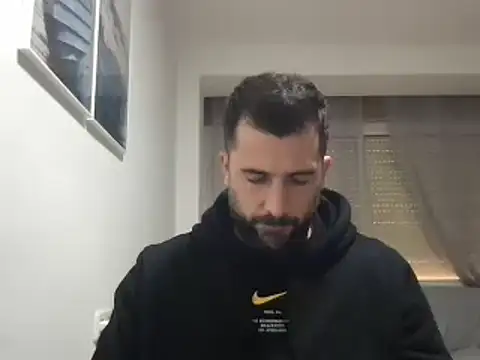 Snapshot of alex877x chatting on December 13, 9:24 am alex877x online show from December 13, 9:24 am