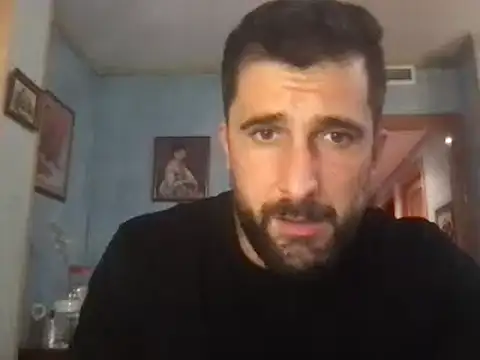 Snapshot of alex877x chatting on January 25, 2:14 pm alex877x online show from January 25, 2:14 pm