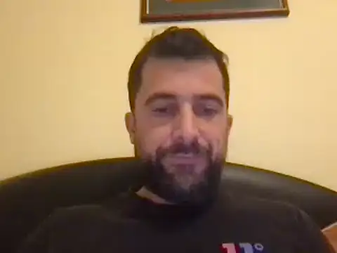 Snapshot of alex877x chatting on January 27, 9:02 am alex877x online show from January 27, 9:02 am