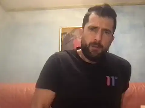 Snapshot of alex877x chatting on January 28, 11:17 am alex877x online show from January 28, 11:17 am