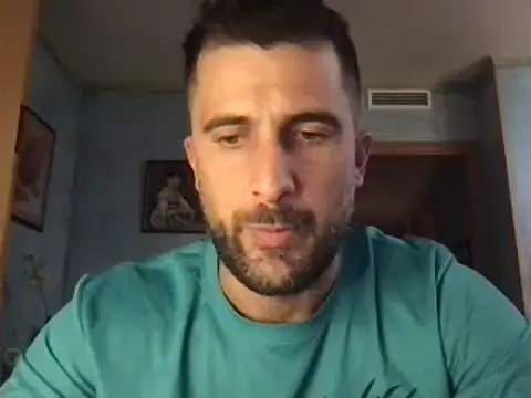 Snapshot of alex877x chatting on January 29, 2:53 pm alex877x online show from January 29, 2:53 pm