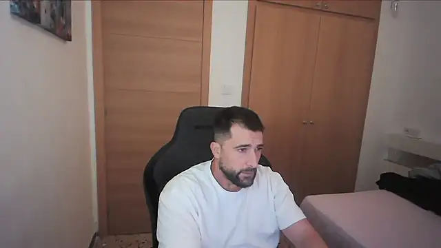 Snapshot of alex877x chatting on November 20, 1:44 pm alex877x online show from November 20, 1:44 pm