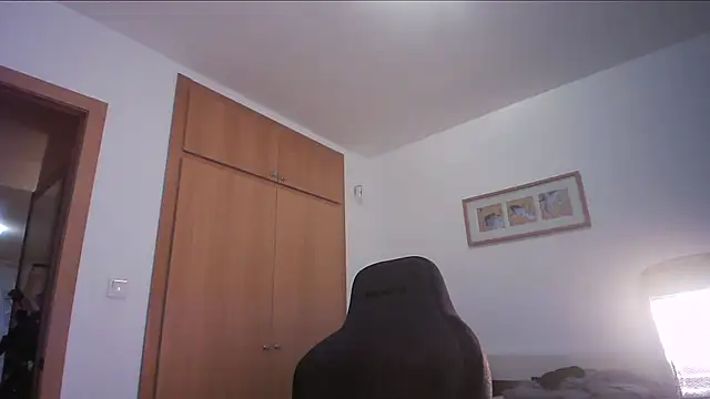 Snapshot of alex877x chatting on December 1, 1:05 pm alex877x online show from December 1, 1:05 pm