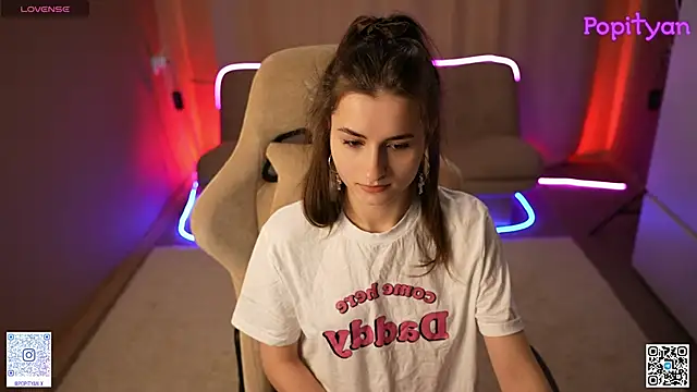 Snapshot of popityan1 chatting on November 26, 5:19 am popityan1 online show from November 26, 5:19 am