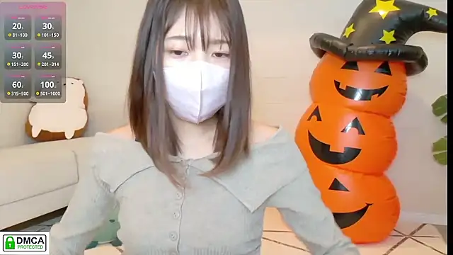 SUZU  online show from October 25, 3:03 am