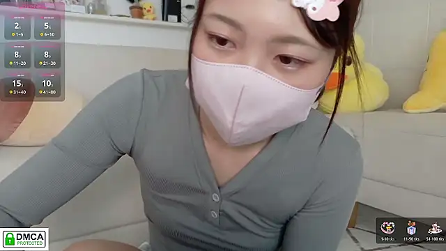 Snapshot of SUZU_ chatting on June 24, 1:04 am SUZU online show from June 24, 1:04 am