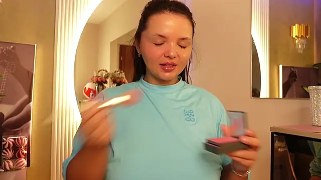 Snapshot of CelesteBailey chatting on November 18, 7:35 am CelesteBailey online show from November 18, 7:35 am