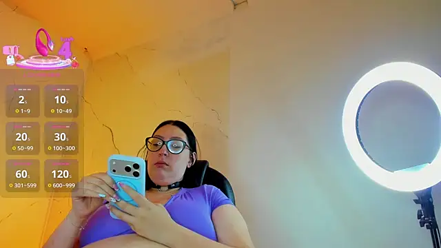 Snapshot of NiickyJones chatting on August 6, 7:43 am NiickyJones online show from August 6, 7:43 am
