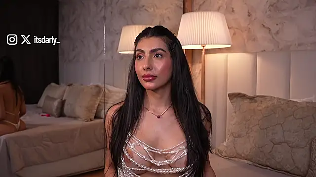 Snapshot of Rosalie_vega chatting on July 31, 3:44 pm Rosalie vega online show from July 31, 3:44 pm