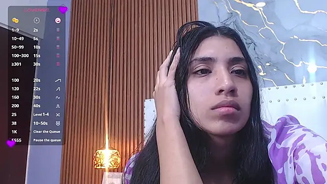 Snapshot of littlee_emilyy_ chatting on January 15, 6:12 am littlee emilyy  online show from January 15, 6:12 am