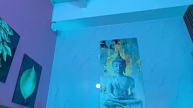 littlee emilyy  online show from July 1, 1:02 pm