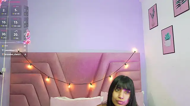 littlee emilyy  online show from July 12, 7:49 pm