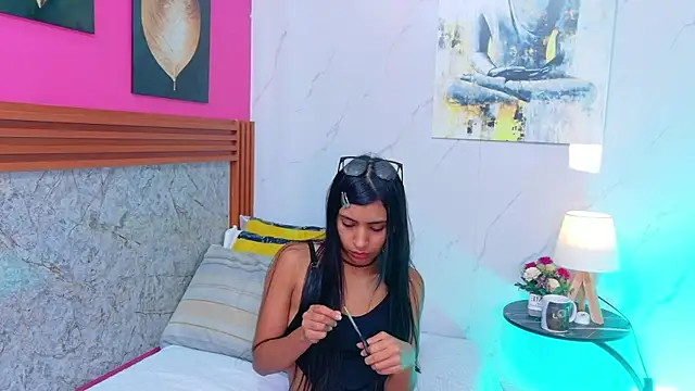 littlee emilyy  online show from July 28, 4:39 pm