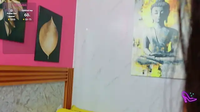 littlee emilyy  online show from July 29, 1:09 pm