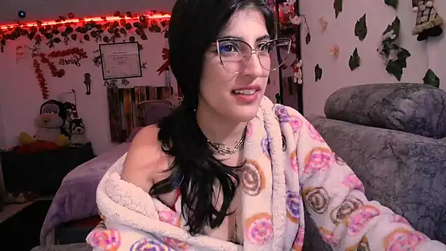 Snapshot of azahar__ziiz chatting on December 18, 2:21 am azahar ziiz online show from December 18, 2:21 am