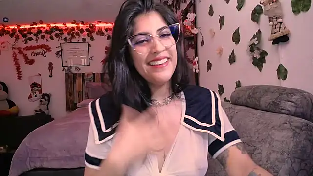 Snapshot of azahar__ziiz chatting on December 20, 7:28 pm azahar ziiz online show from December 20, 7:28 pm