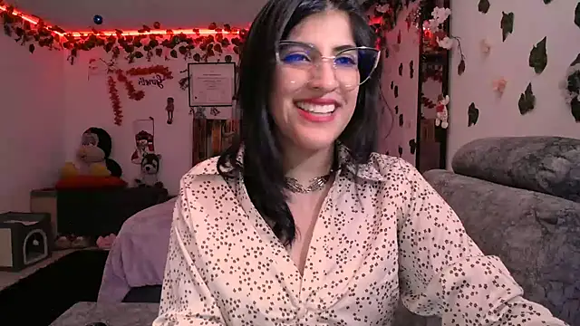 Snapshot of azahar__ziiz chatting on December 29, 6:35 am azahar ziiz online show from December 29, 6:35 am