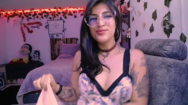 Snapshot of azahar__ziiz chatting on January 17, 11:49 am azahar ziiz online show from January 17, 11:49 am